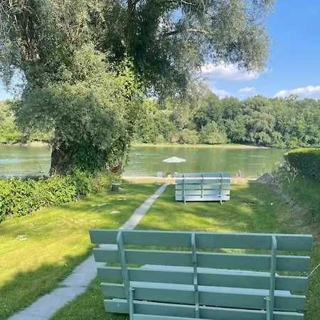 Holiday home Danube Lupa Island Home-close To Budapest Budakalasz