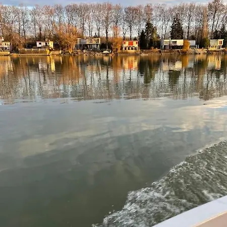 Danube Lupa Island Home-close To Budapest Prázdninový dům Budakalász