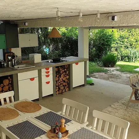 Danube Lupa Island Home-close To Budapest *