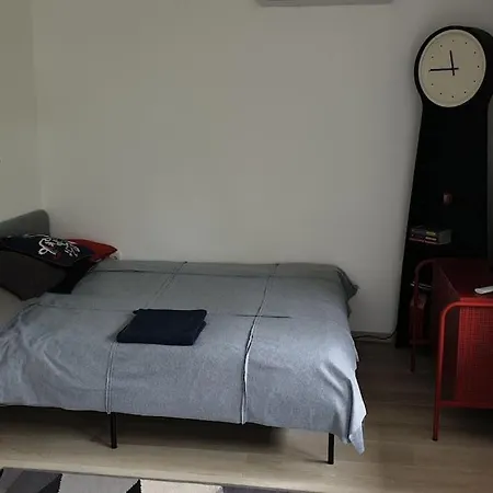 Danube Lupa Island Home-close To Budapest Holiday home *
