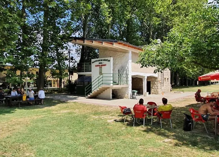 Danube Lupa Island Home-close To Budapest